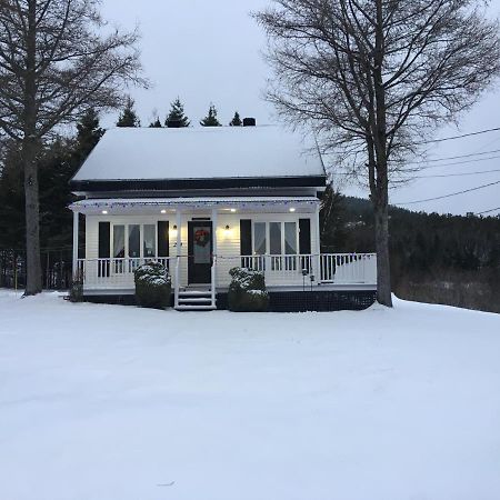 Gite De La Colline Baie-Sainte-Catherine Exterior photo