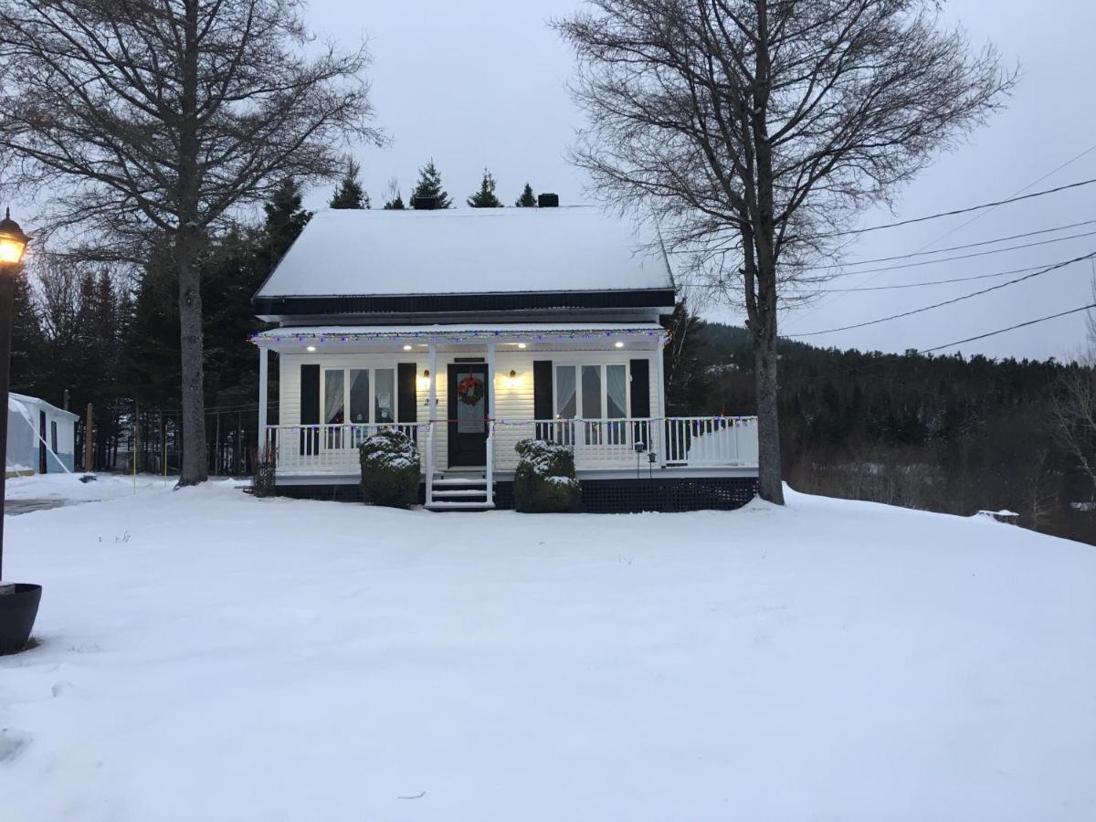 Gite De La Colline Baie-Sainte-Catherine Exterior photo
