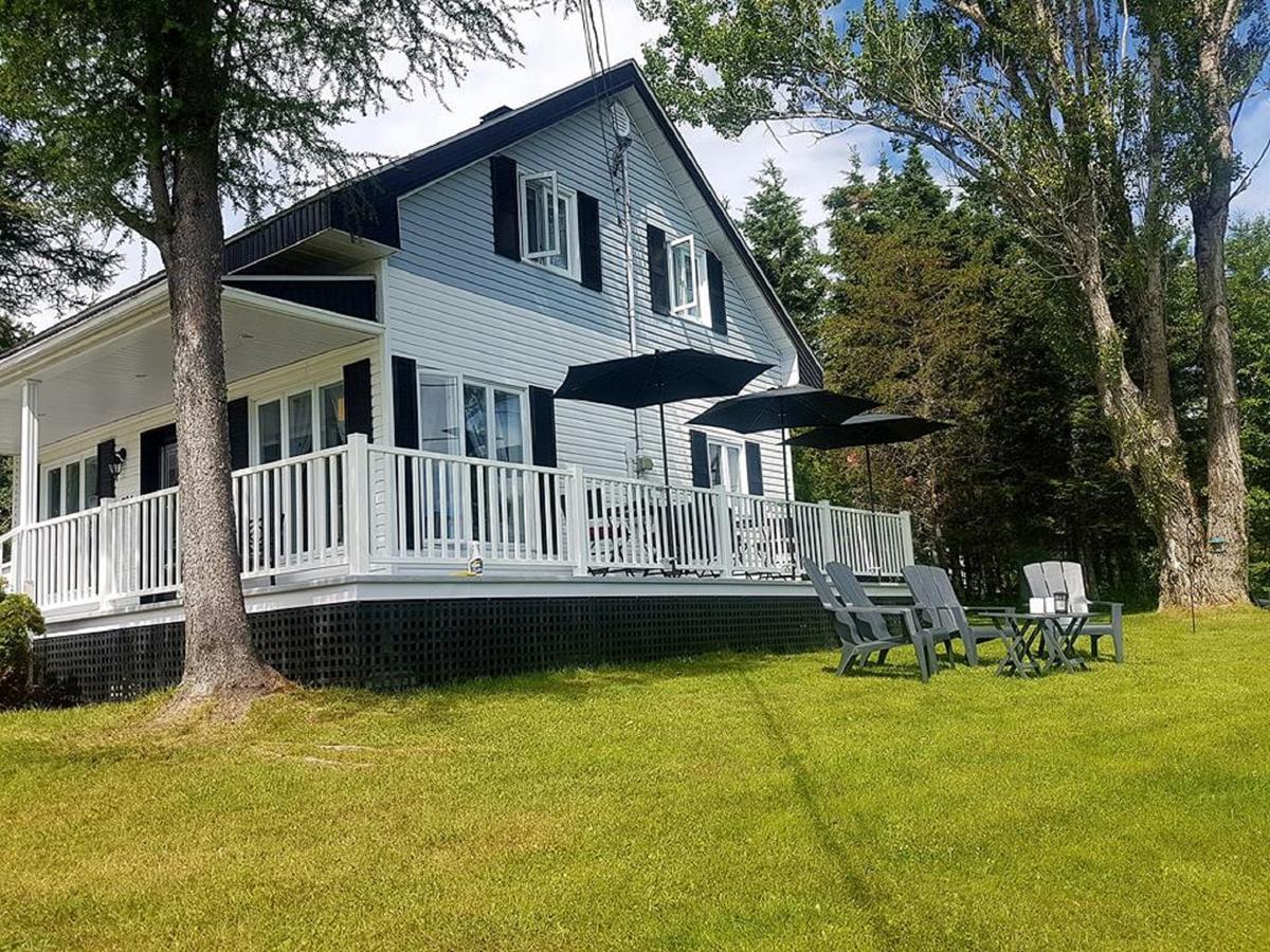 Gite De La Colline Baie-Sainte-Catherine Exterior photo